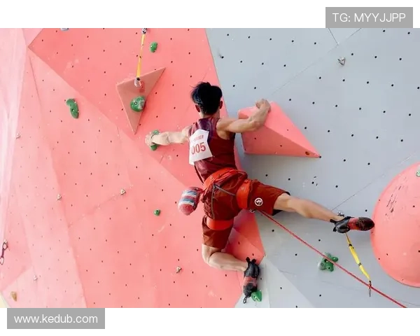 南京攀岩队在全国攀岩配合排行榜中荣获第六名展现实力与团队合作精神