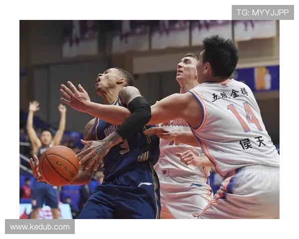 南京篮球队展现卓越团队协作精神助力联赛精彩表现分析