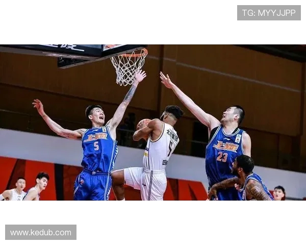 山东男篮迎战美国明星队展现篮球魅力与实力的巅峰对决